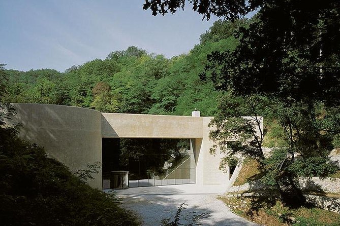 Time Capsule Tour: Neanderthal Museum, Medieval Castle and Titos Birthplace - Private Guide and Expertise