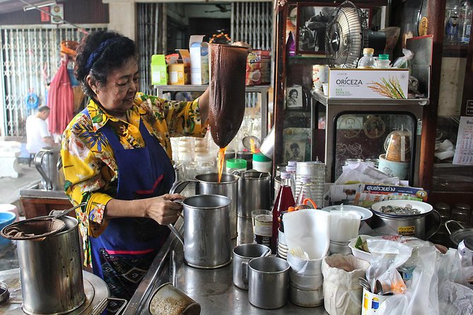 Timeless Thonburi Canal and Food Tour ( Private ) - Meeting and Accessibility