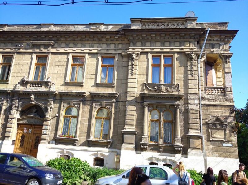Timisoara: Dream Tour in Elisabetin Neighborhood - Key Points