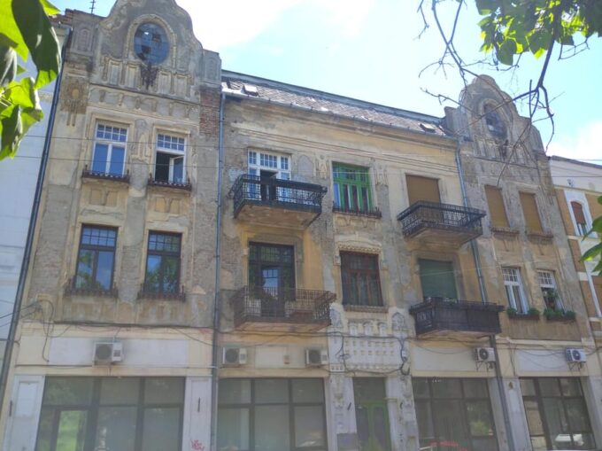 Timisoara: Dream Tour in Fabric Neighborhood - Inclusions