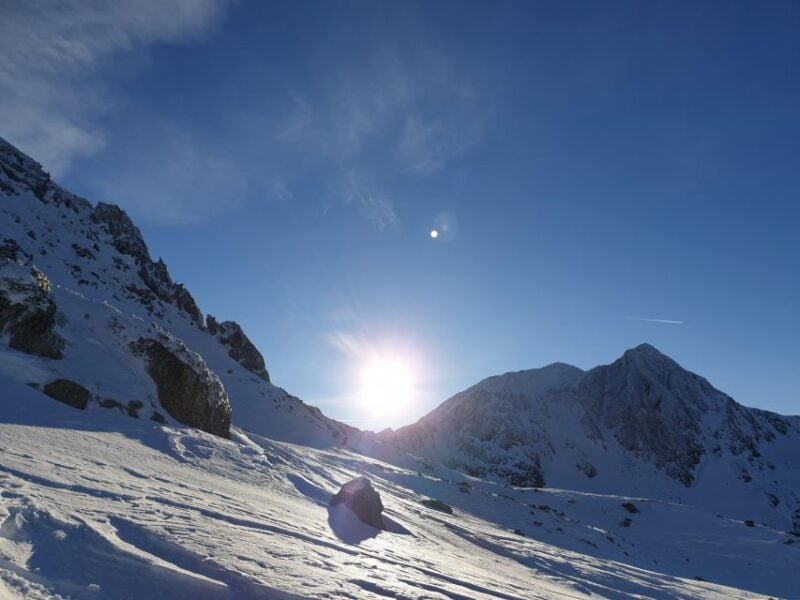 Timisoara Dream Tours: Lets Go Hiking in Retezat Mountains - Group Size and Guide