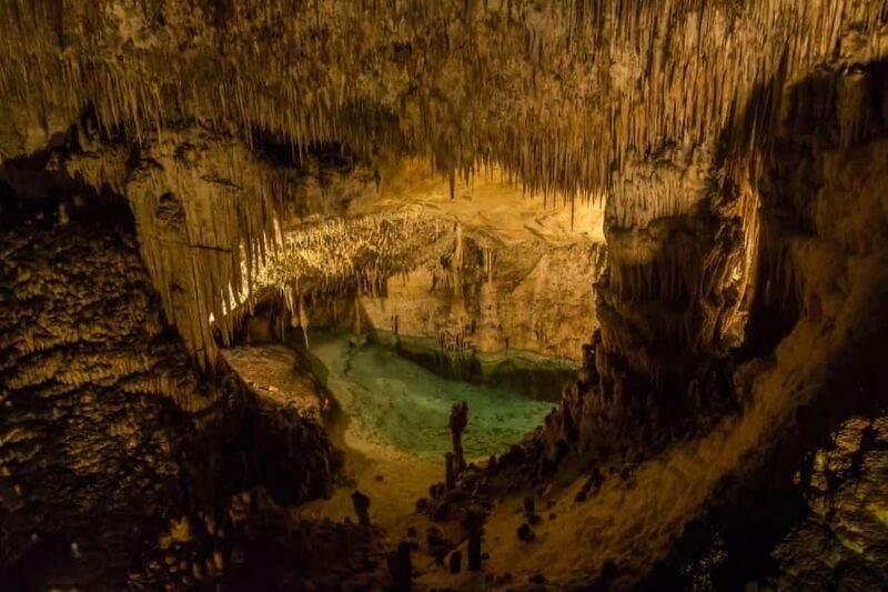 Tingo Maria: Mantle Cave - Exploring the Mantle Cave: An Authentic Underworld Adventure