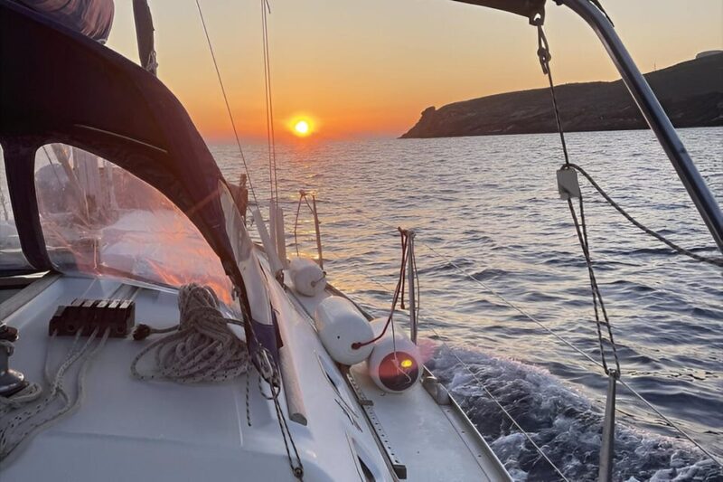Tinos Sunset Cruise With Meal and Drinks - Onboard Amenities
