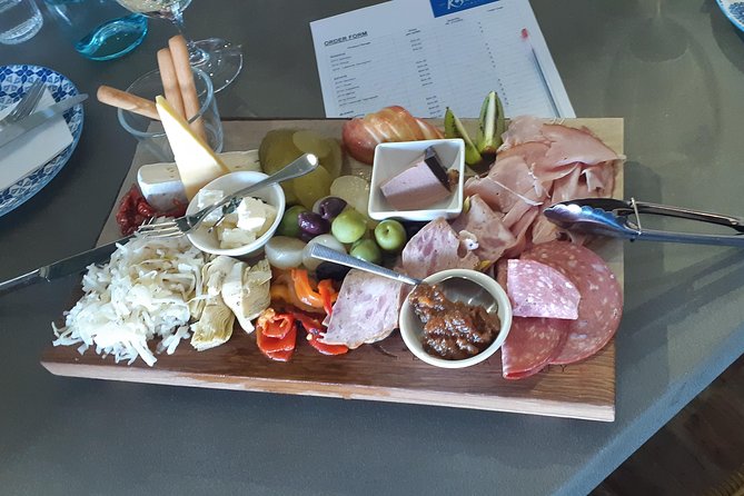 Tipple of Gin Experience Tour - Group Size and Accessibility