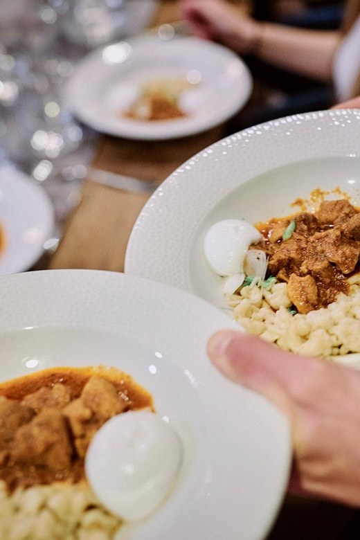 Tipsy Guided Food Tour With Drinks Included in Budapest - Key Points
