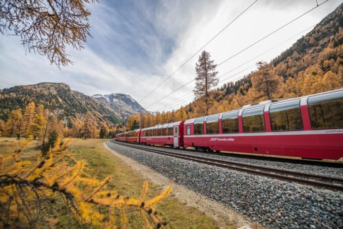 Tirano: Bernina Express One-Way Train Ticket To/From Chur - Seat Reservation and Meeting Point