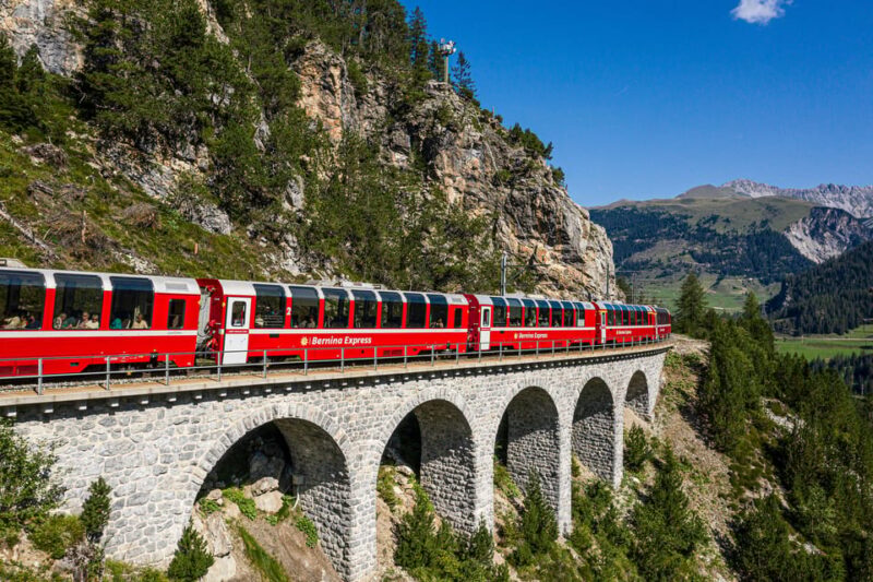 Tirano: Bernina Express Scenic Train To/From St. Moritz - Train Amenities and Features