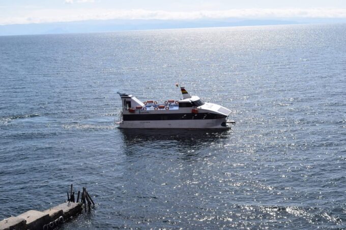 Titicaca Lake & Isla Del Sol Catamaran Tour - Tour Duration and Languages