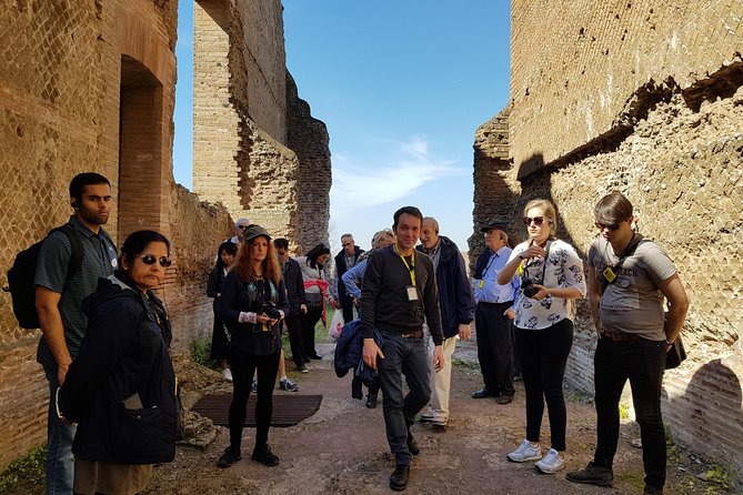 Tivoli Villas Full Day Trip From Rome With Lunch - Booking and Accessibility