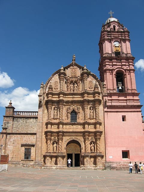 Tlalpujahua and Gold - Santa Claus House and Christmas Wonders