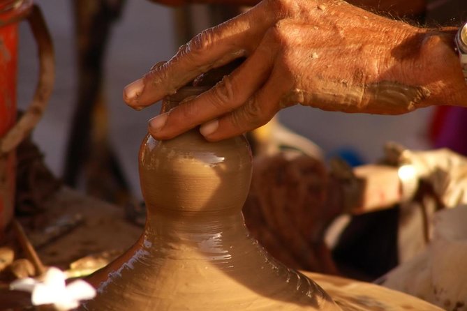 TLAQUEPAQUENSE DAY, Tram + Workshops + Gastronomy - Meeting and Pickup