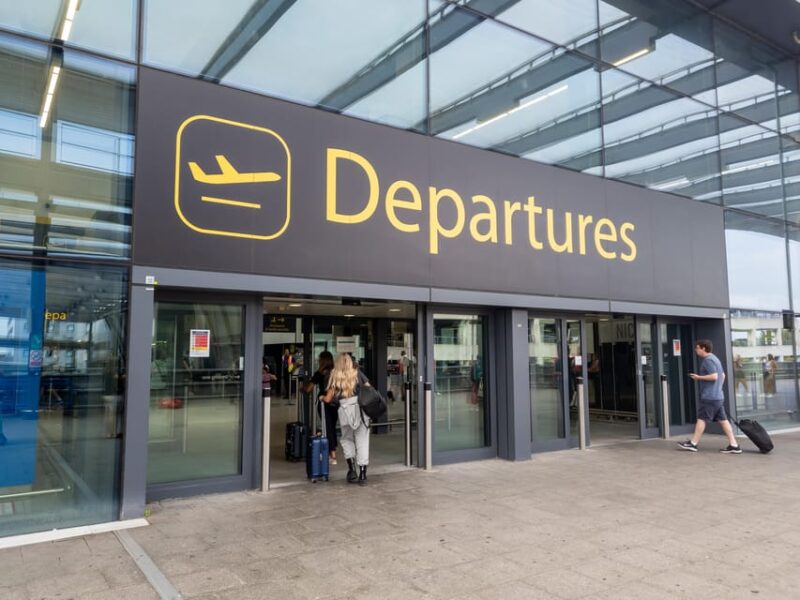 To/ From Southampton Cruise Port to Gatwick via Stonehenge - Highlights of the Experience