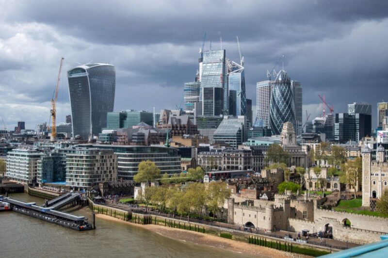 To London From Paris: One Day Round Tour - Hotel Pickup and Drop-off