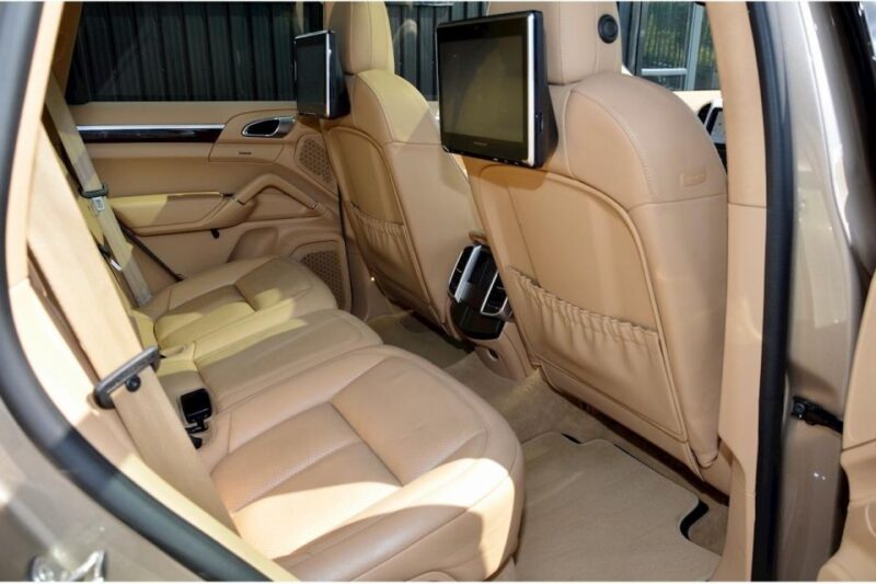 Tokyo: 1-day Private Customizable VIP Tour--Porsche Cayenne - Tour Duration and Overtime Fees