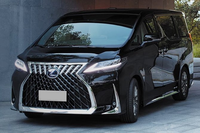 Tokyo Airport Transfers: Tokyo-Narita Airport NRT to Tokyo City in Luxury Van - Bottled Water Included