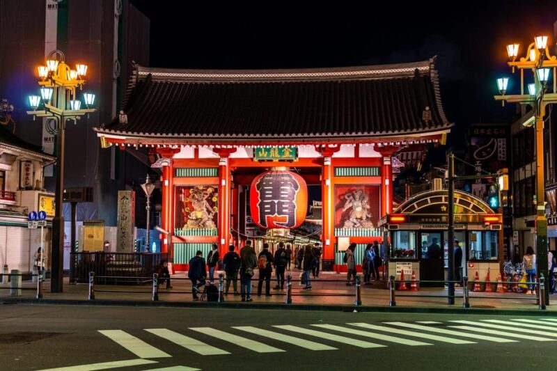 Tokyo: Asakusa Sensoji Temple Night Walking Tour - Kaminarimon Gate: The Symbol of Asakusa
