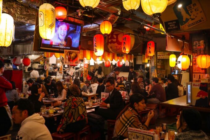 Tokyo: Bar Hopping Tour in Shibuya - Tour Duration and Group Size