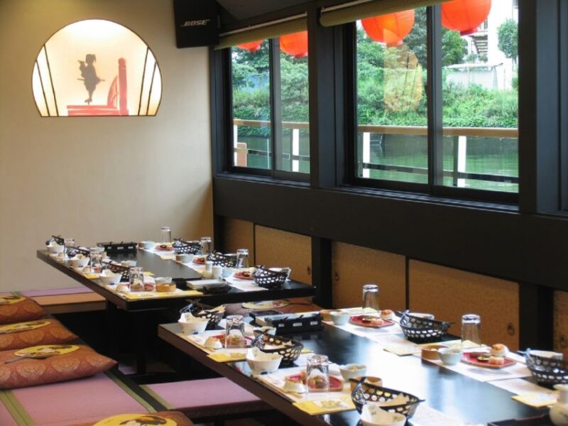 Tokyo Bay: Traditional Japanese Yakatabune Dinner Cruise - Important Cruise Details and Policies