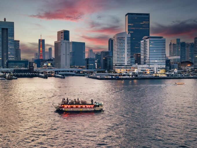 Tokyo: Dinner Cruise & Show Cherry Blossom Season Exclusive - What to Expect on the Cruise