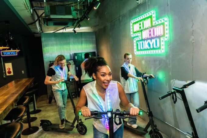 Tokyo E-Scooter Night Tour With Tokyo Tower Admission - Photo Opportunities