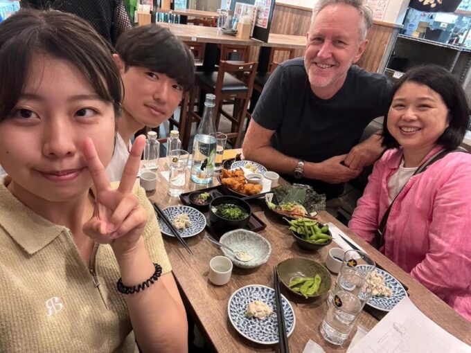 Tokyo : Enjoy Japanese Izakaya Culture With Young People - Photographers Role Explained