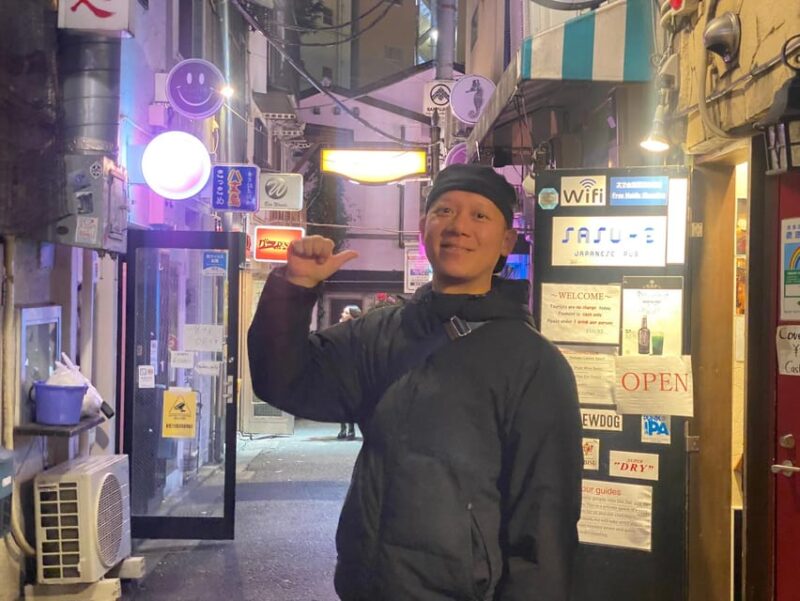 Tokyo: Golden Gai Private Bar Hopping Tour in Shinjuku - Itinerary and Included Activities