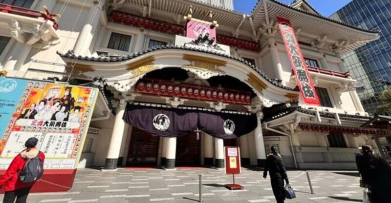 Tokyo: Guided Tour of Traditional Performance Art Kabuki - Group Size and Tour Guide