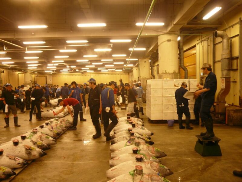 Tokyo: Guided Walking Tour of Tsukiji Market With Lunch - Highlights of the Walking Tour