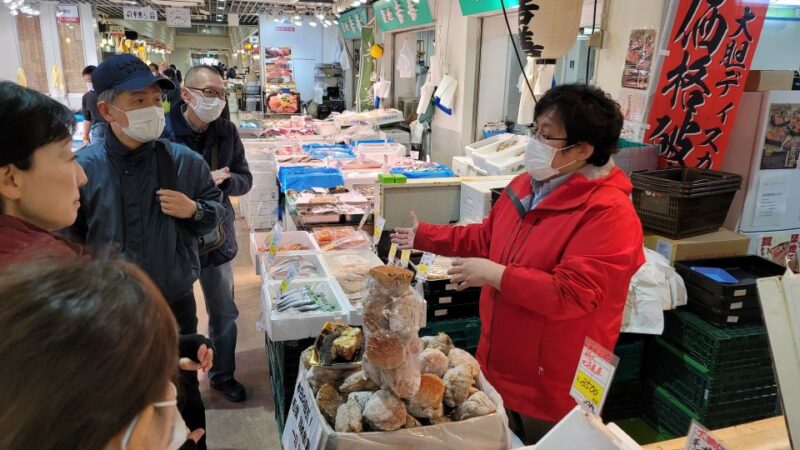 Tokyo: Guided Walking Tour of Tsukiji Market With Lunch - Live English-speaking Tour Guide