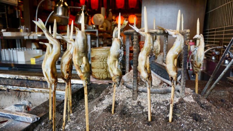 Tokyo: Historic Street Food and New Fish Market Tour - Toyosu Fish Market