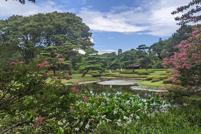 Tokyo Imperial Palace Higashi Gyoen Wellness Tour With Lunch - Meeting Point and Time