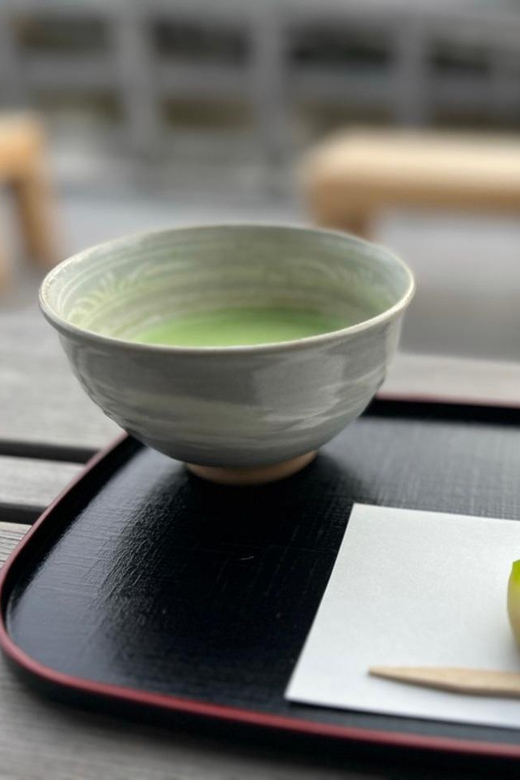 Tokyo: Japanese Garden Walking Tour With Tea and Sweets - Seasonal Scenery