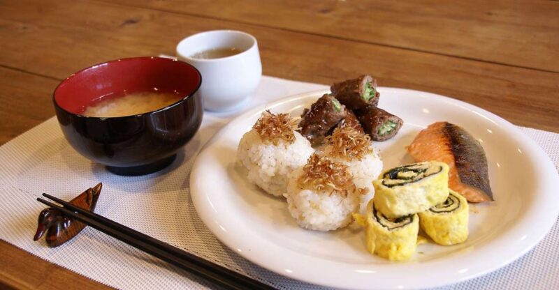 Tokyo: Japanese Home-Style Cooking Class With Meal - Instructor Expertise