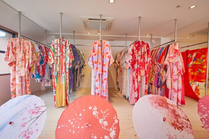 Tokyo: Kimono Rental / Yukata Rental in Asakusa - Quick Hair Styling Assistance