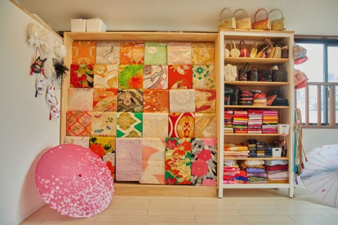 Tokyo: Kimono Rental / Yukata Rental in Asakusa - Rental Location and Languages