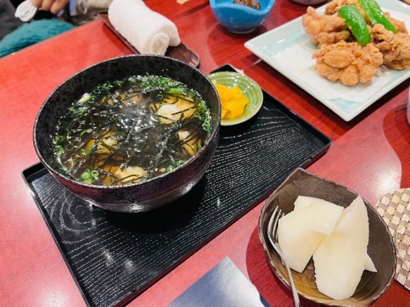 Tokyo: Live Shamisen Guitar and Izakaya Experience - Live Shamisen Performance