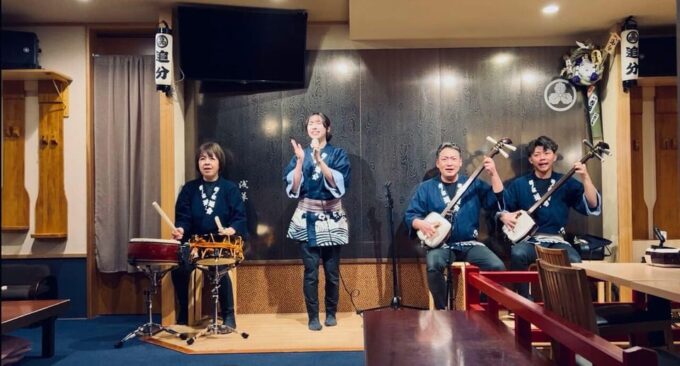 Tokyo: Live Shamisen Guitar and Izakaya Experience - Izakaya Dining Experience