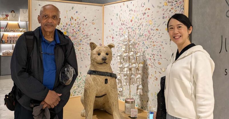 Tokyo: Loyal Dog Hachiko Tour Following in His Footsteps - Visiting Hachikos Statue