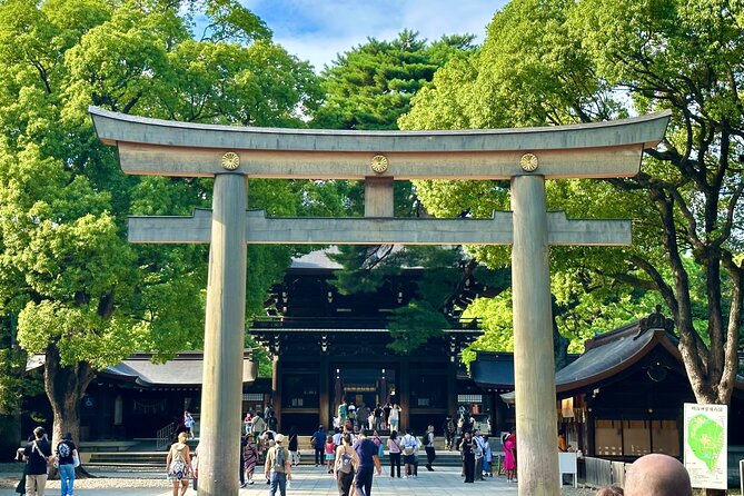Tokyo Morning Tour: Asakusa, Meiji Shrine and Tsukiji Fish Market - Operated by Traveling Tokyo
