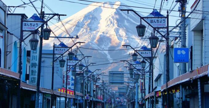 Tokyo: Mt.Fuji 5th Station & Kawaguchiko Highlights Day Tour - Fuji Omachi Street Photo Stop