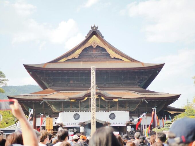 Tokyo: Nagano, Snow Monkeys and Zenko-ji Temple Private Tour - Matsushiro Castle Ruins and Obuse