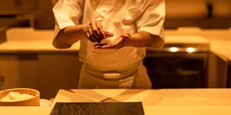 Tokyo: Night Foodie Tour in Shinjuku - Vibrant Atmosphere of Shinjuku