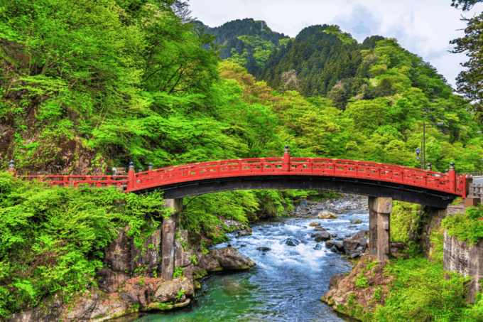 Tokyo: Nikko Highlights Tour With Temples, Waterfalls & Lake - Encounter the Majestic Yudaki Falls