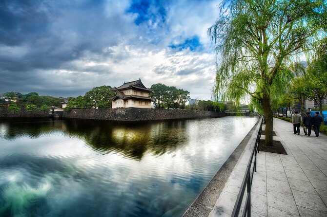 Tokyo Private Tour by Van With English Guide and Photography - Cancellation and Booking