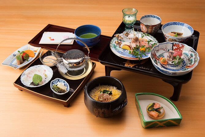 Tokyo Private Tour & Japanese Traditional Performance With Dinner - Accessibility and Participation