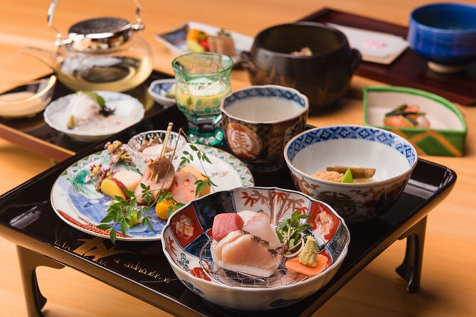 Tokyo Private Tour & Japanese Traditional Performance With Dinner - Traditional Japanese Kaiseki Dinner