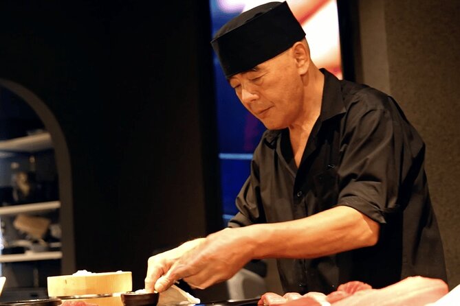 Tokyo Roppongi Tuna Cutting Show and Sushi Tasting 5pieces - Shogun Helmet Photoshoot