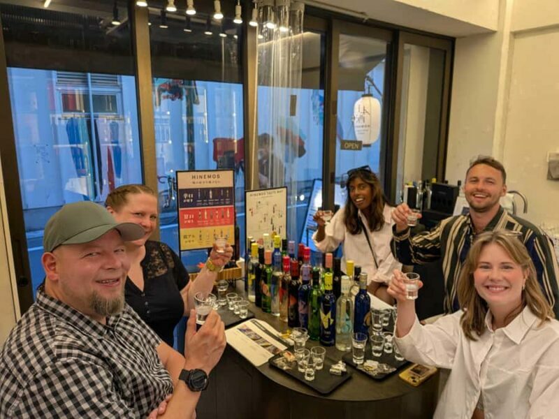 Tokyo: Sake Tasting with food Pairing & Mini Bottle Gift - Key Points