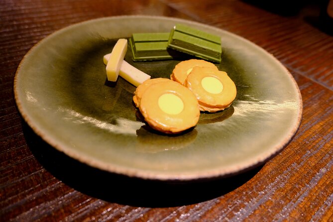 [Tokyo Shibuya] Japanese Whiskies and Sake Tasting Experience!! - Hosts and Atmosphere