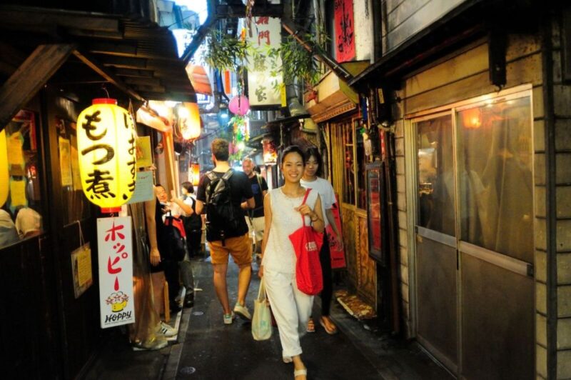Tokyo: Shinjuku Drinks and Neon Nightlife Tour - Discovering Kabukichos Red Light District